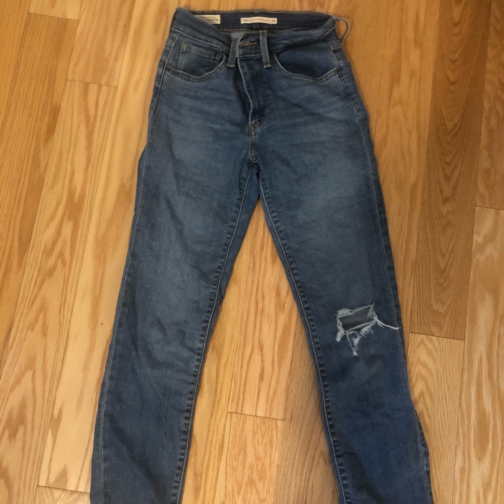 Levi’s 724 High Rise Crop Denim